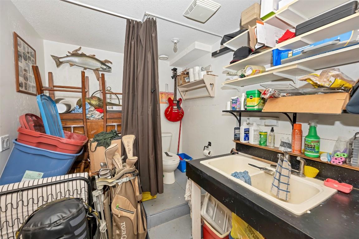 









16864


Gatzke

Road,
Oyama,




BC
V4V 2J1

