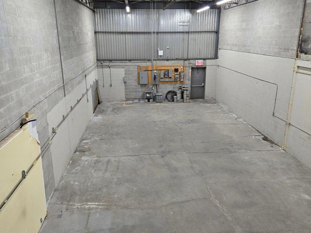 









872


Rue Berlier

,
Laval (Chomedey),




QC
H7L4K5

