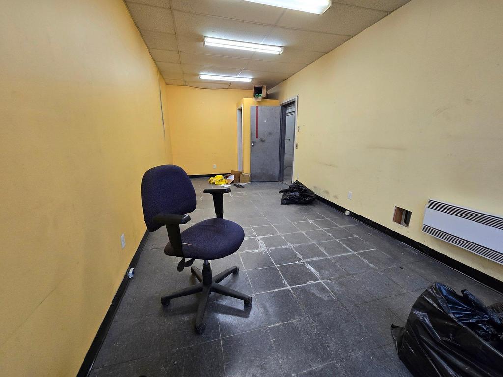 









872


Rue Berlier

,
Laval (Chomedey),




QC
H7L4K5

