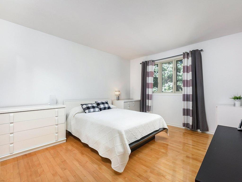 









4461


Rue Wagner

,
Montréal (Pierrefonds-Roxboro),




QC
H9A2W2

