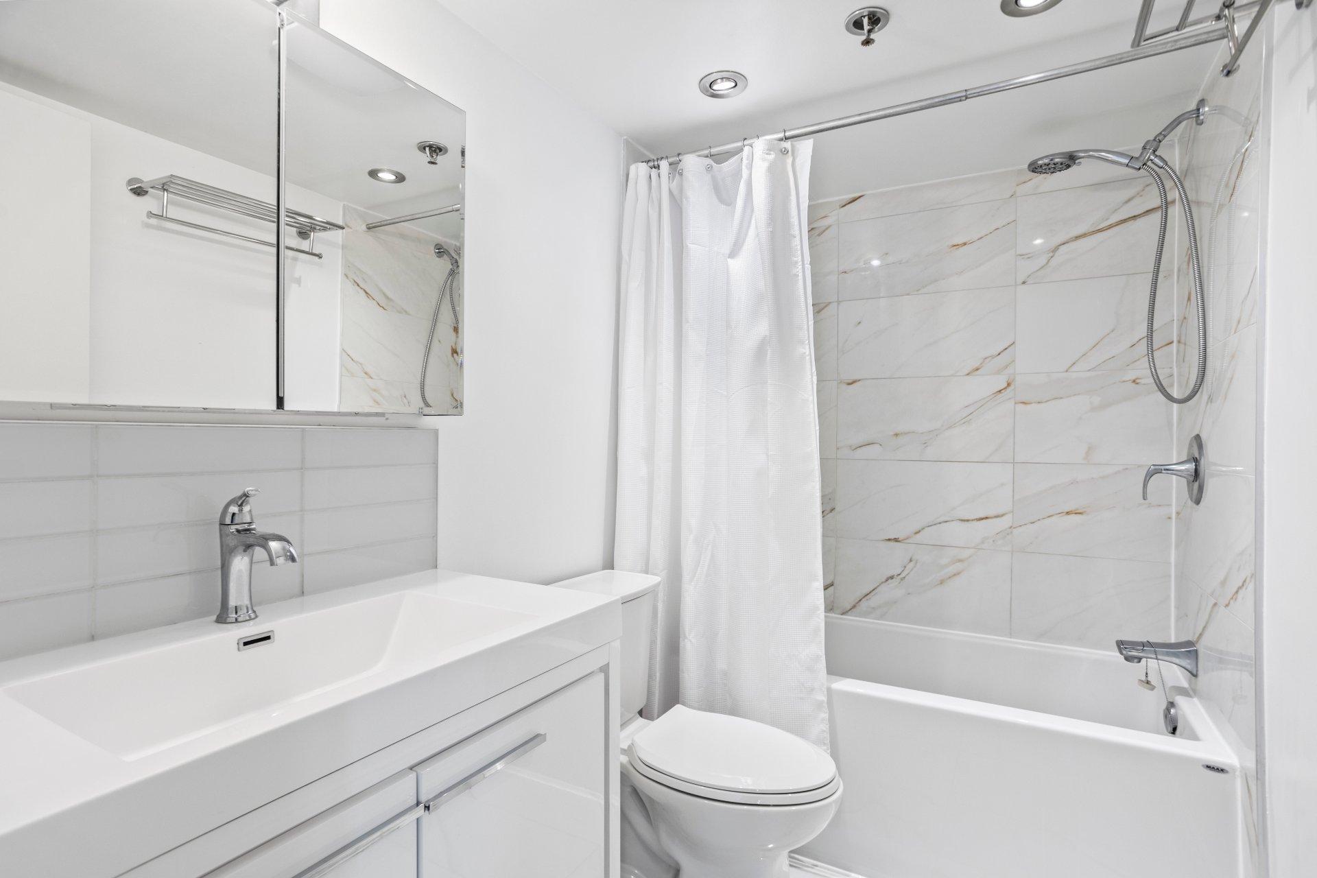 









4300


Place des Cageux

, 701,
Laval (Chomedey),




QC
H7W4Z3

