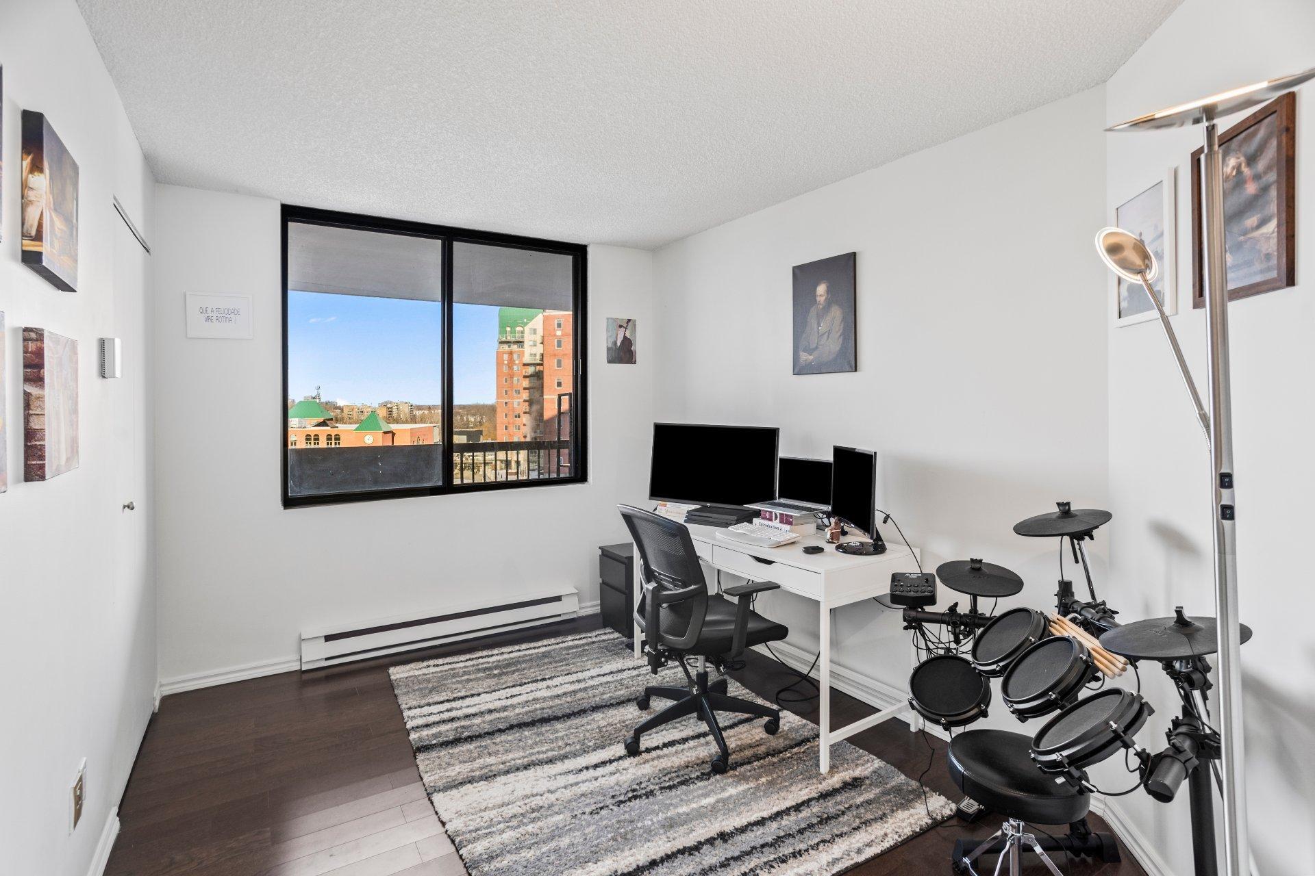 









4300


Place des Cageux

, 701,
Laval (Chomedey),




QC
H7W4Z3

