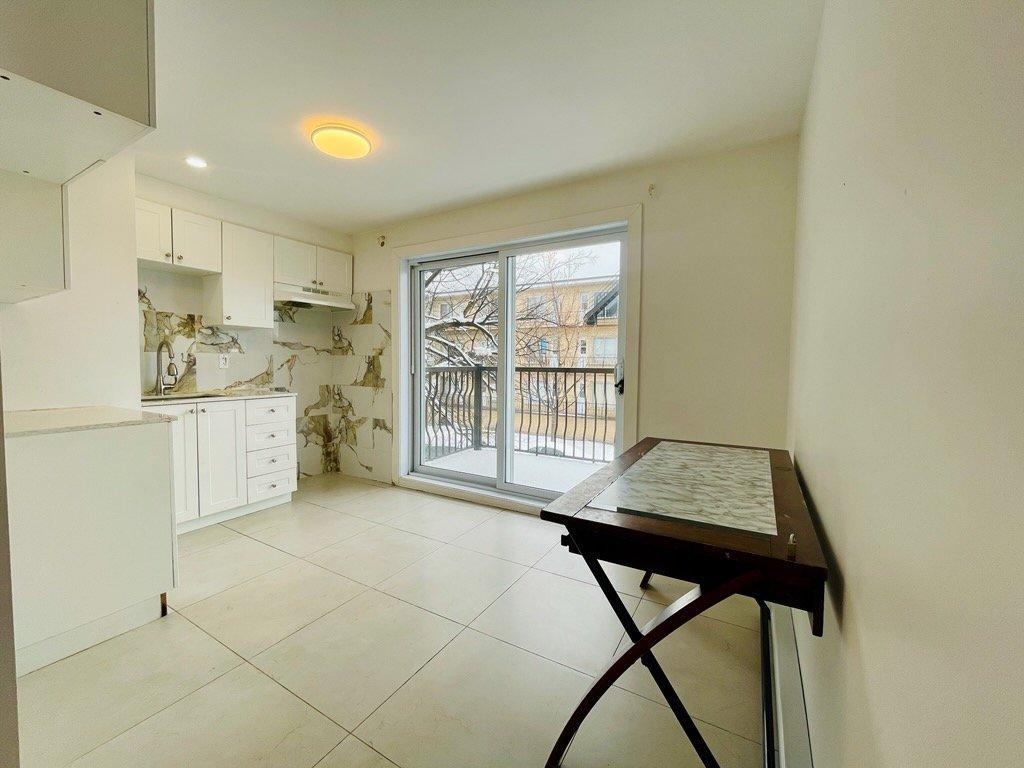 









4027


Rue Jean-Talon E.

,
Montréal (Villeray/Saint-Michel/Parc-Extension),




QC
H2A1Y9

