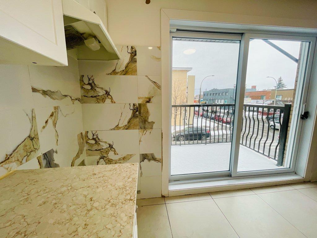 









4027


Rue Jean-Talon E.

,
Montréal (Villeray/Saint-Michel/Parc-Extension),




QC
H2A1Y9

