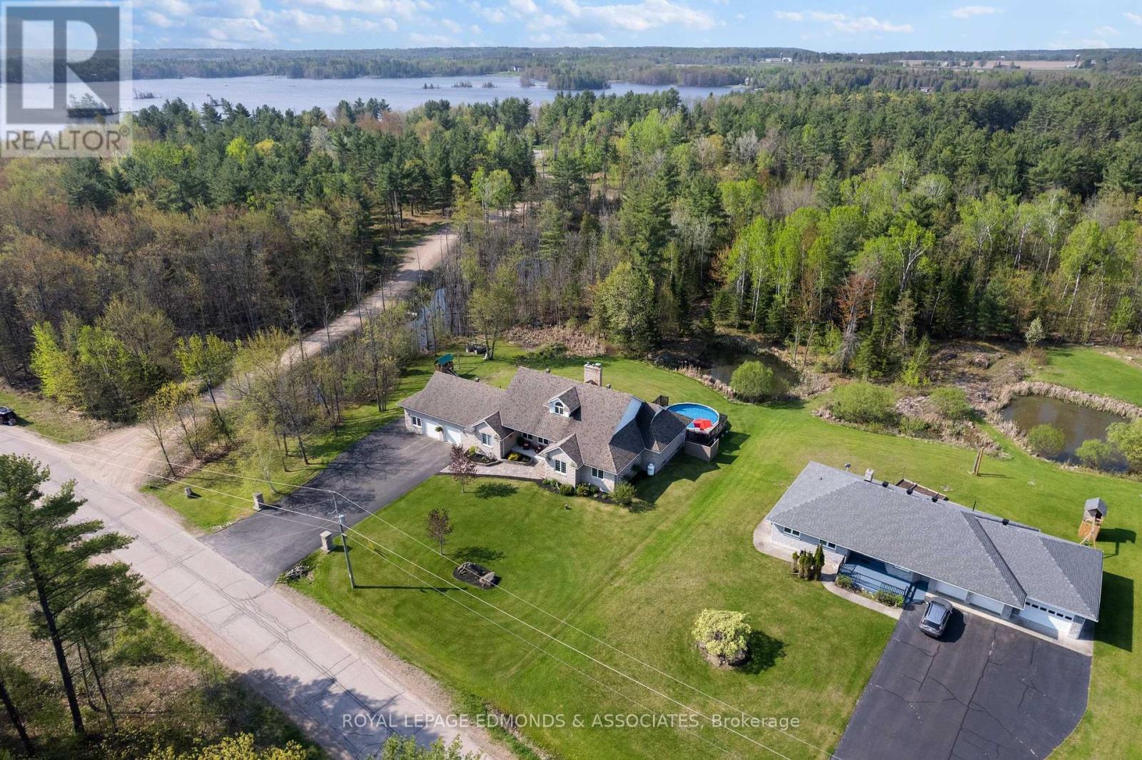 












50 BLUE DANUBE WAY

,
Laurentian Valley,




Ontario
K8A6W2

