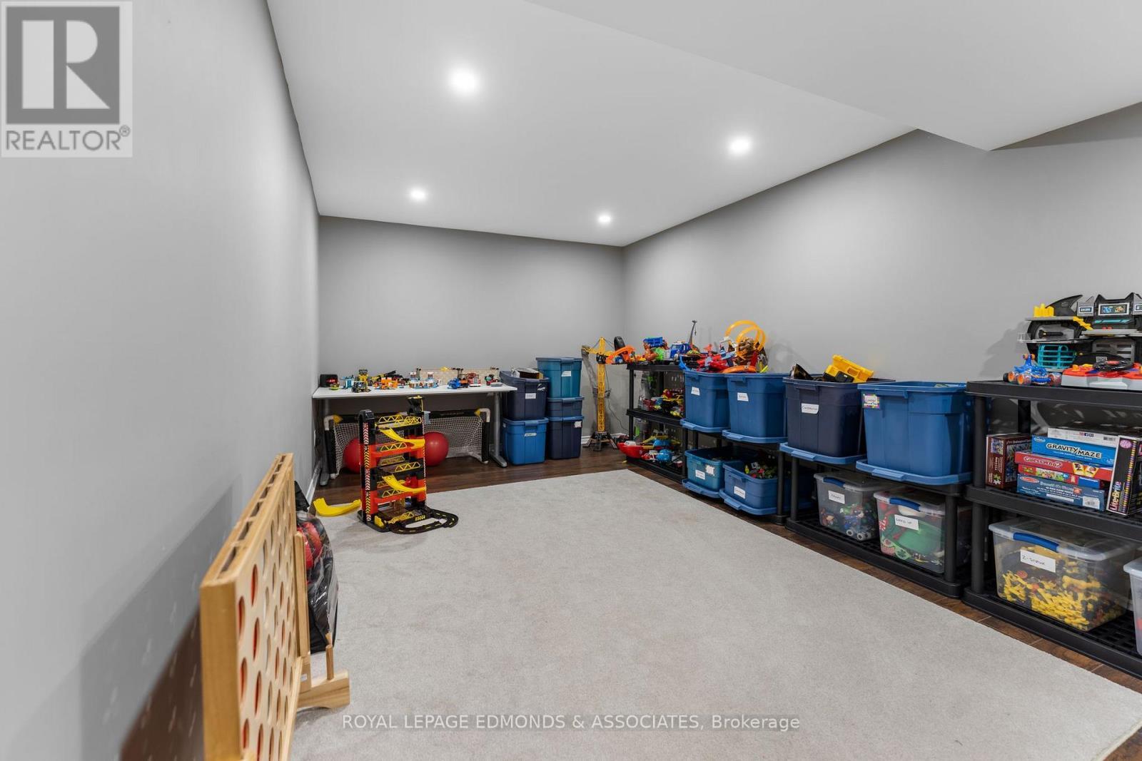 












50 BLUE DANUBE WAY

,
Laurentian Valley,




Ontario
K8A6W2

