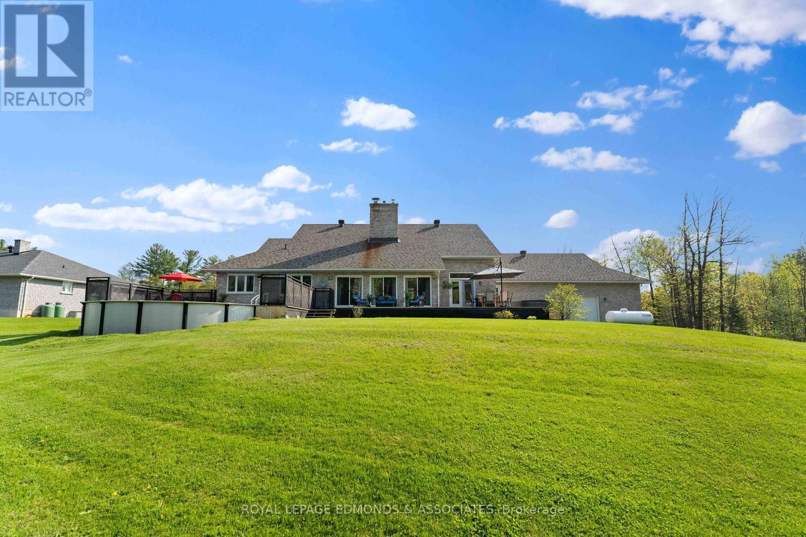 












50 BLUE DANUBE WAY

,
Laurentian Valley,




Ontario
K8A6W2

