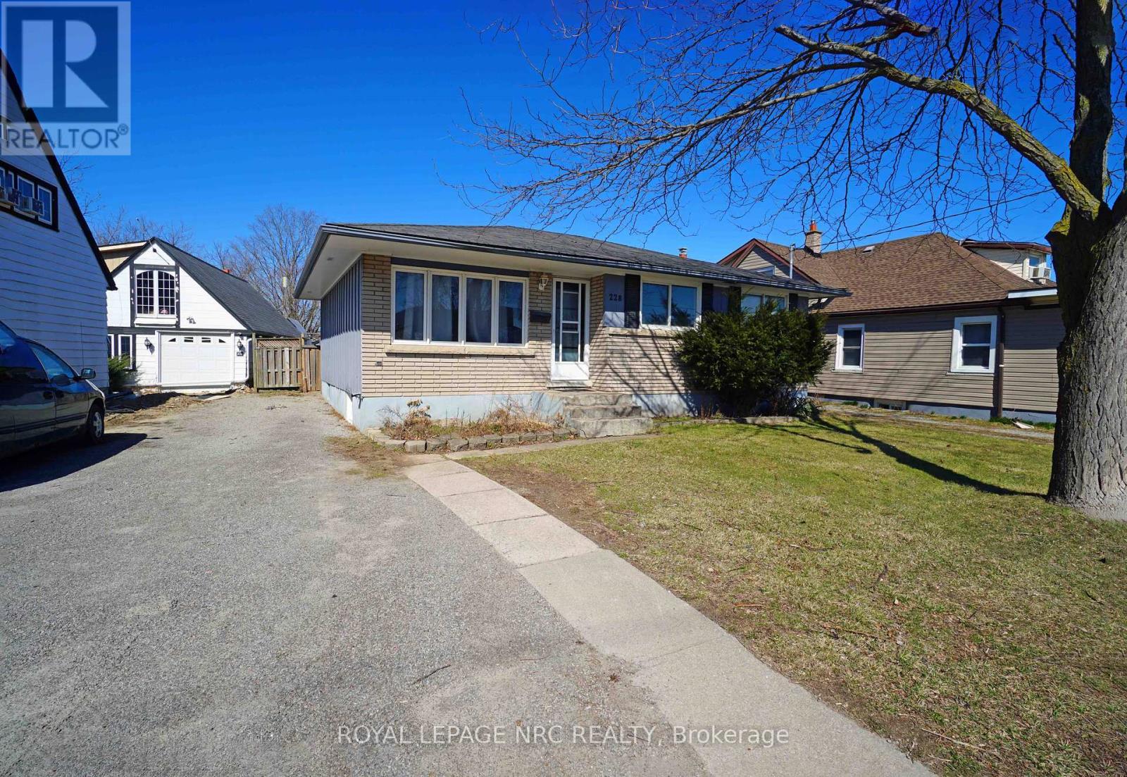 












228 PELHAM ROAD

,
St. Catharines (Western Hill),




Ontario
L2S1X6

