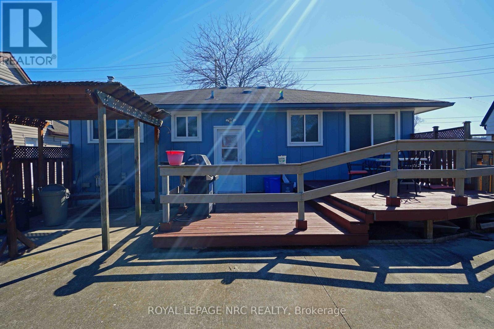 












228 PELHAM ROAD

,
St. Catharines (Western Hill),




Ontario
L2S1X6


