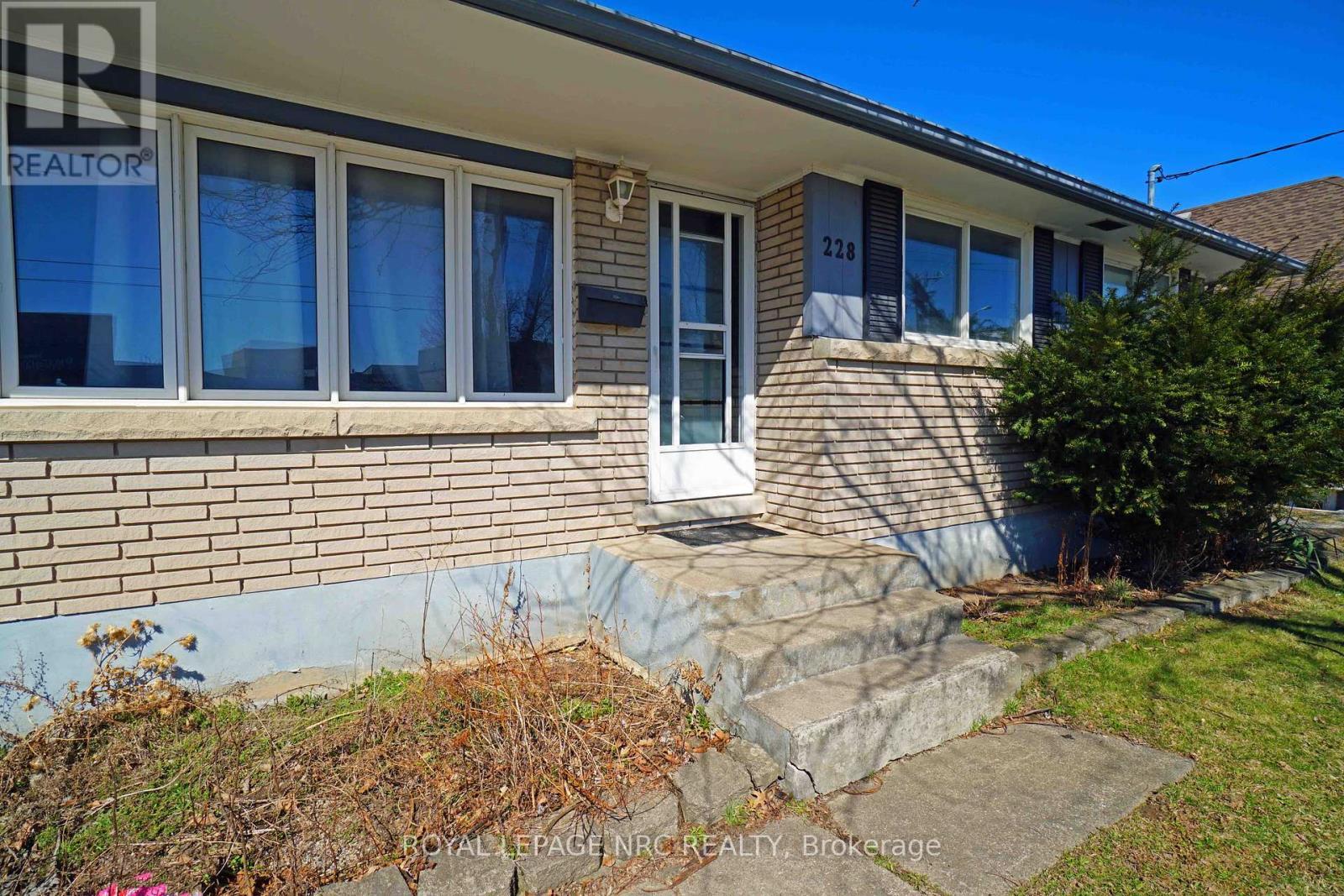 












228 PELHAM ROAD

,
St. Catharines (Western Hill),




Ontario
L2S1X6

