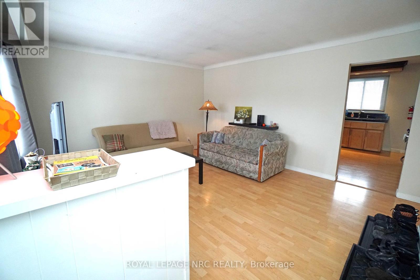 












228 PELHAM ROAD

,
St. Catharines (Western Hill),




Ontario
L2S1X6

