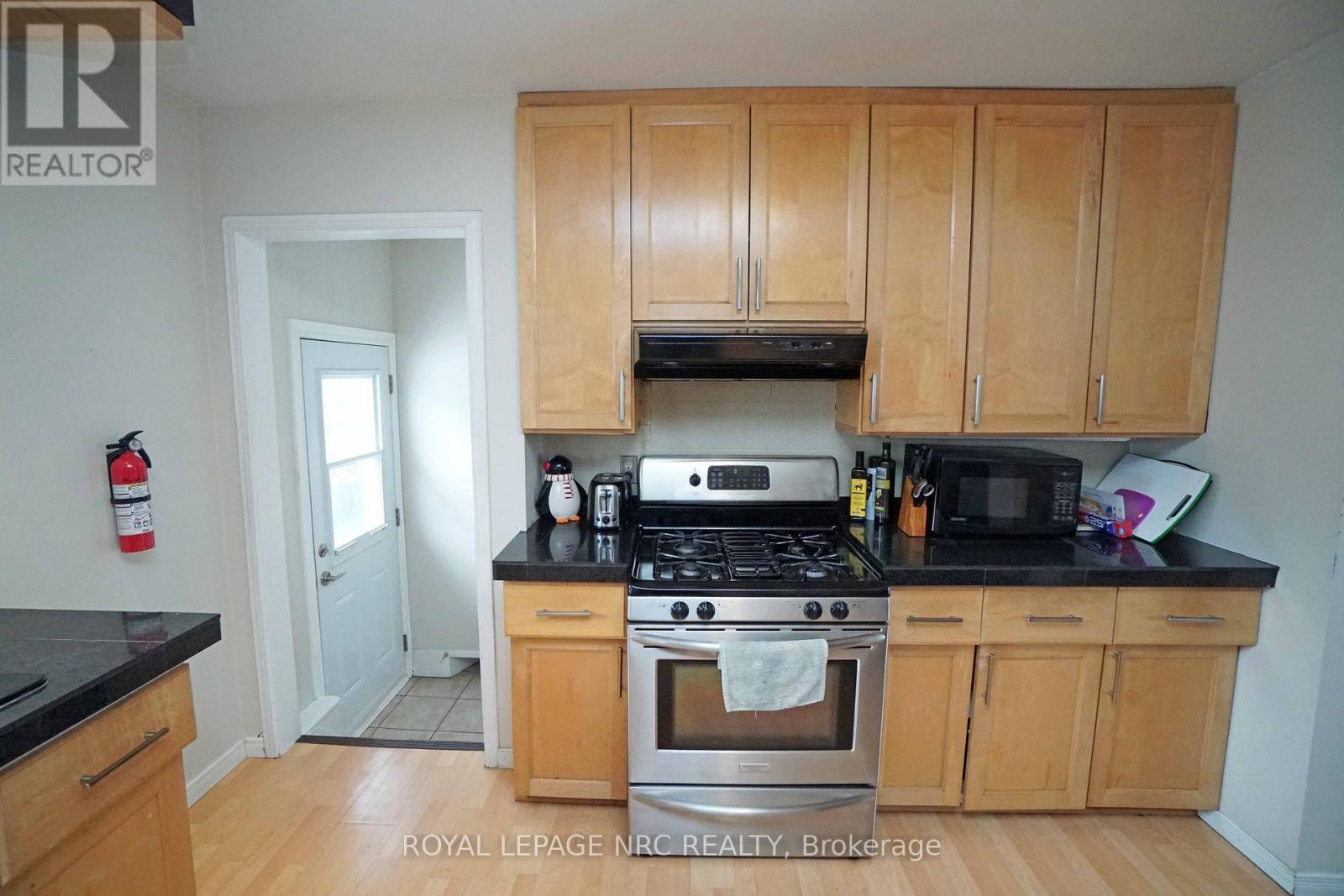 












228 PELHAM ROAD

,
St. Catharines (Western Hill),




Ontario
L2S1X6

