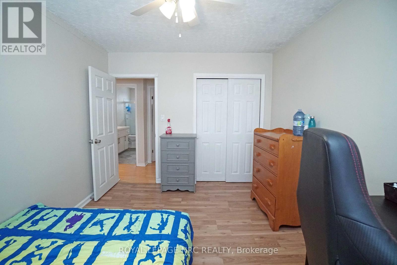 












228 PELHAM ROAD

,
St. Catharines (Western Hill),




Ontario
L2S1X6

