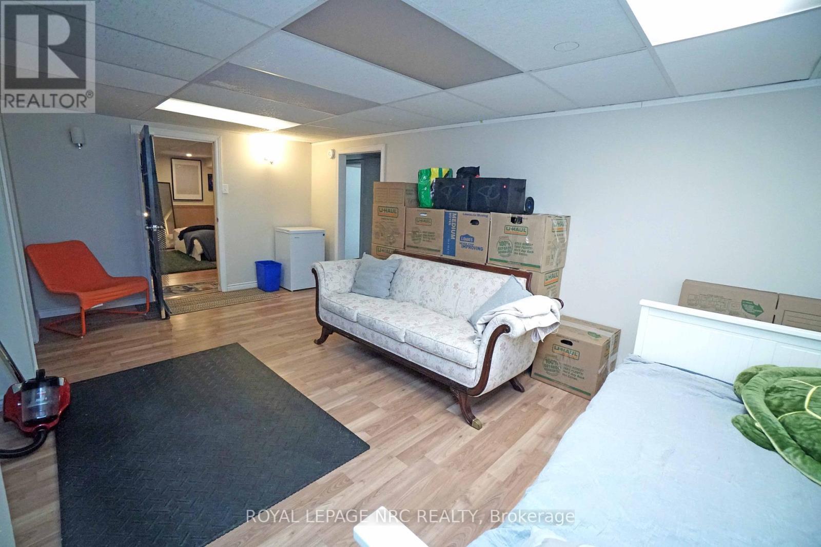 












228 PELHAM ROAD

,
St. Catharines (Western Hill),




Ontario
L2S1X6

