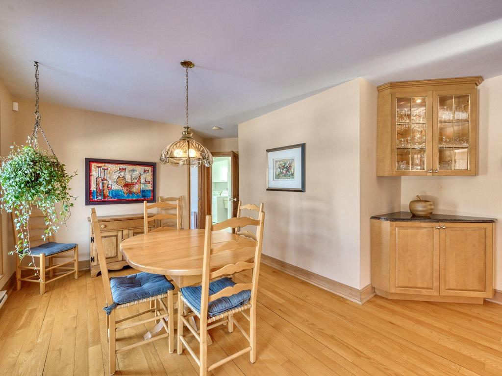 









1009


Boul. de L'Assomption

,
Repentigny (Repentigny),




QC
J6A0B3

