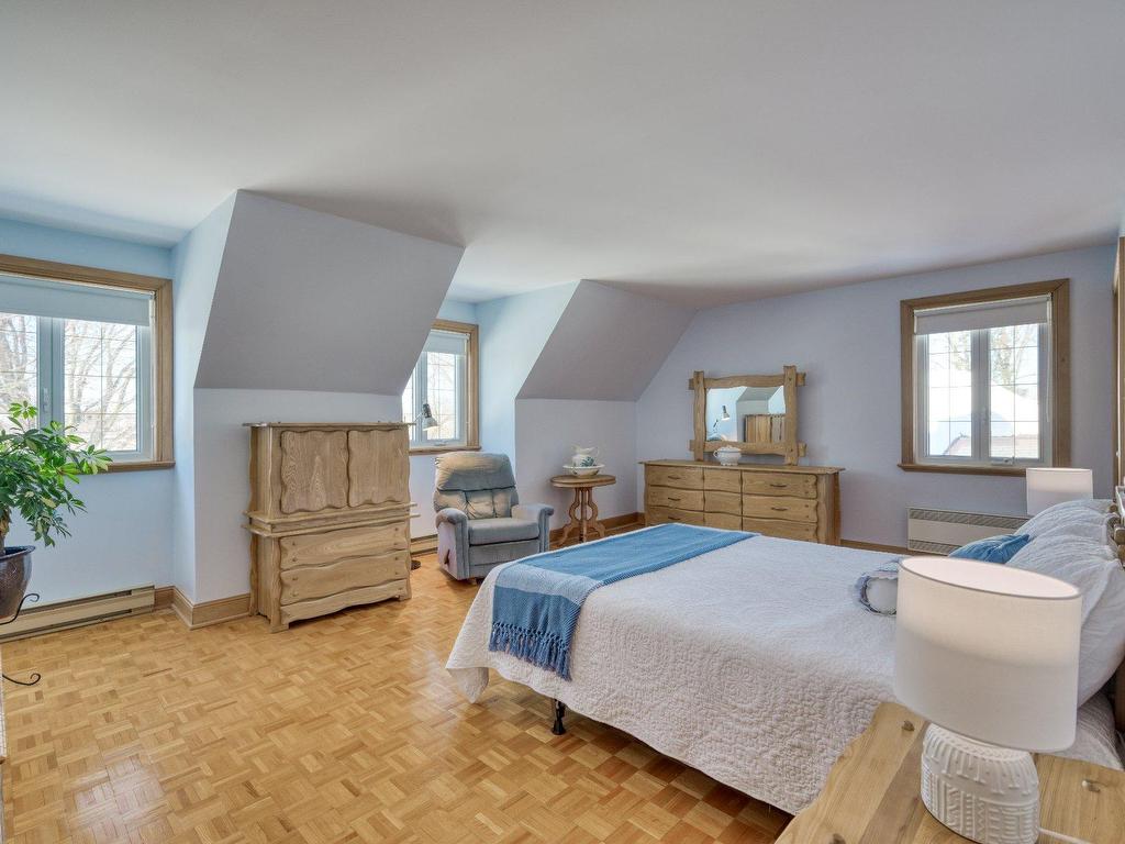 









1009


Boul. de L'Assomption

,
Repentigny (Repentigny),




QC
J6A0B3

