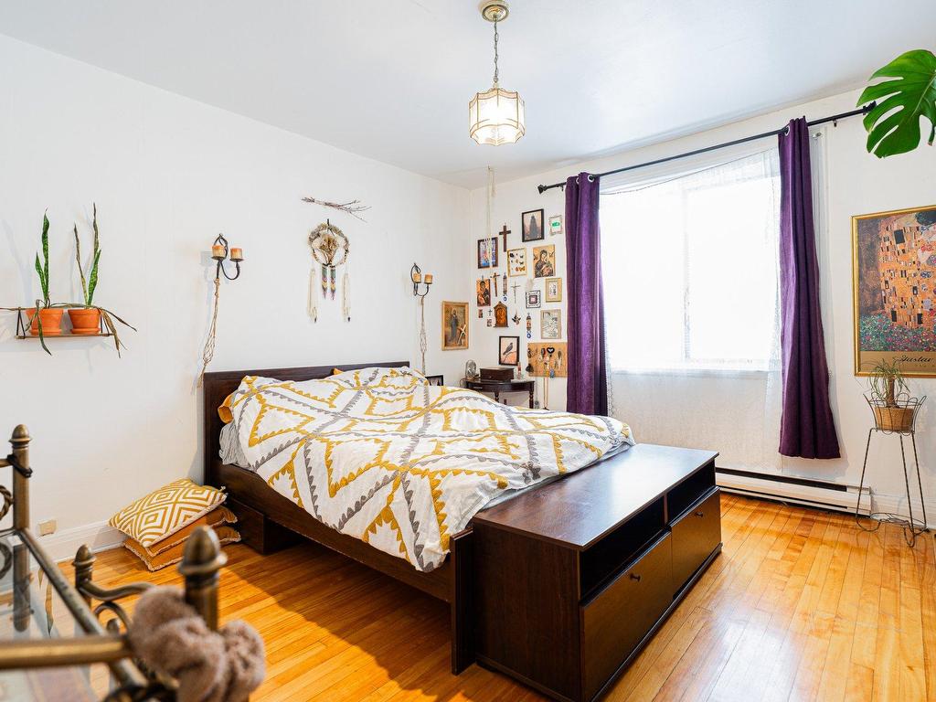 









4607

 - 4009


Av. Coolbrook

,
Montréal (Côte-des-Neiges/Notre-Dame-de-Grâce),




QC
H3K2K7

