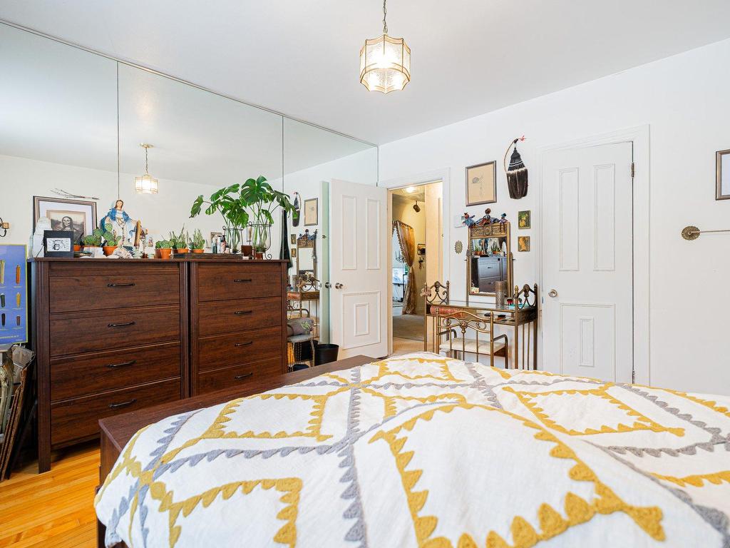 









4607

 - 4009


Av. Coolbrook

,
Montréal (Côte-des-Neiges/Notre-Dame-de-Grâce),




QC
H3K2K7

