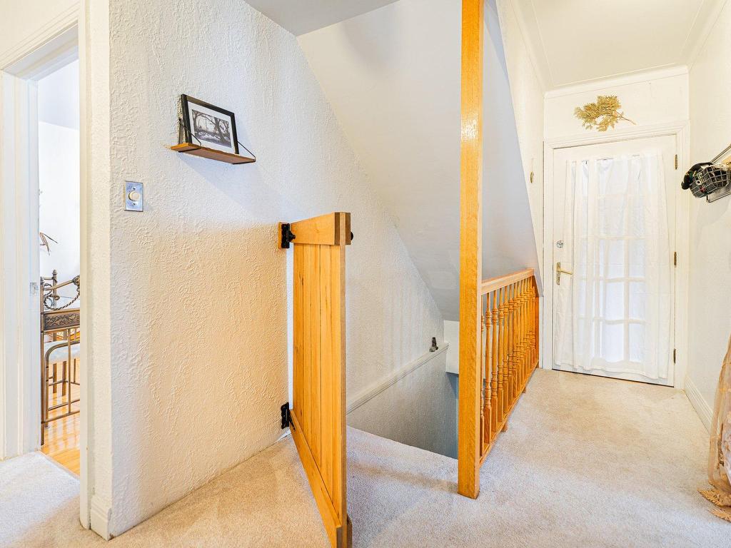 









4607

 - 4009


Av. Coolbrook

,
Montréal (Côte-des-Neiges/Notre-Dame-de-Grâce),




QC
H3K2K7

