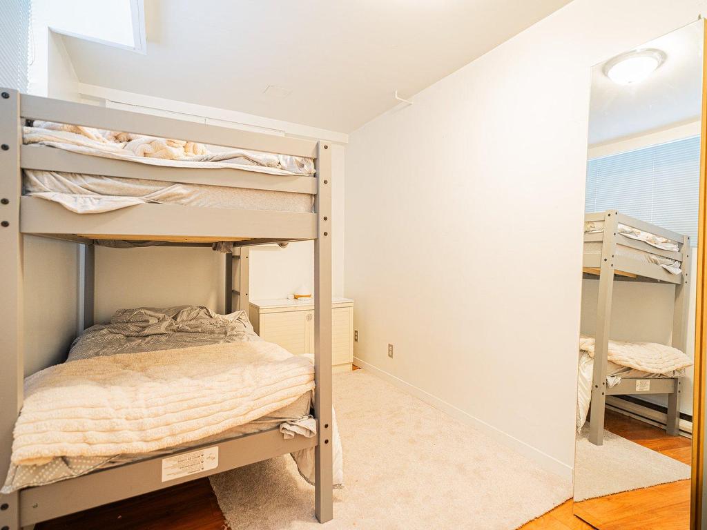 









4607

 - 4009


Av. Coolbrook

,
Montréal (Côte-des-Neiges/Notre-Dame-de-Grâce),




QC
H3K2K7

