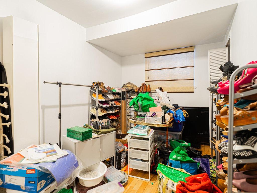 









4607

 - 4009


Av. Coolbrook

,
Montréal (Côte-des-Neiges/Notre-Dame-de-Grâce),




QC
H3K2K7

