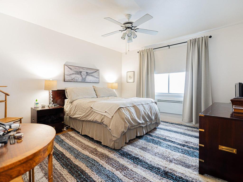 









4607

 - 4009


Av. Coolbrook

,
Montréal (Côte-des-Neiges/Notre-Dame-de-Grâce),




QC
H3K2K7

