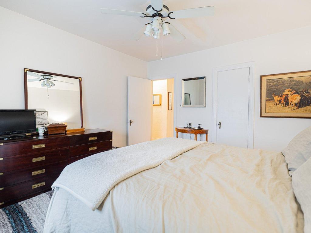 









4607

 - 4009


Av. Coolbrook

,
Montréal (Côte-des-Neiges/Notre-Dame-de-Grâce),




QC
H3K2K7

