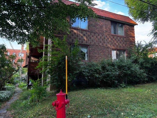 









4607

 - 4609


Av. Coolbrook

,
Montréal (Côte-des-Neiges/Notre-Dame-de-Grâce),




QC
H3K2K7


