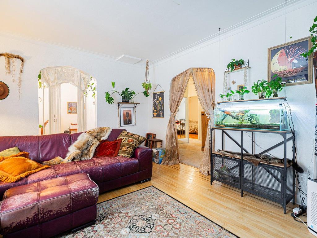 









4607

 - 4009


Av. Coolbrook

,
Montréal (Côte-des-Neiges/Notre-Dame-de-Grâce),




QC
H3K2K7


