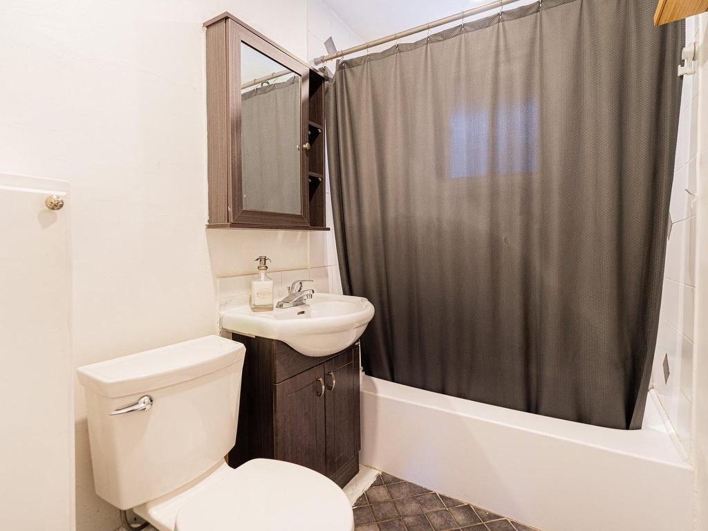 









4607

 - 4009


Av. Coolbrook

,
Montréal (Côte-des-Neiges/Notre-Dame-de-Grâce),




QC
H3K2K7

