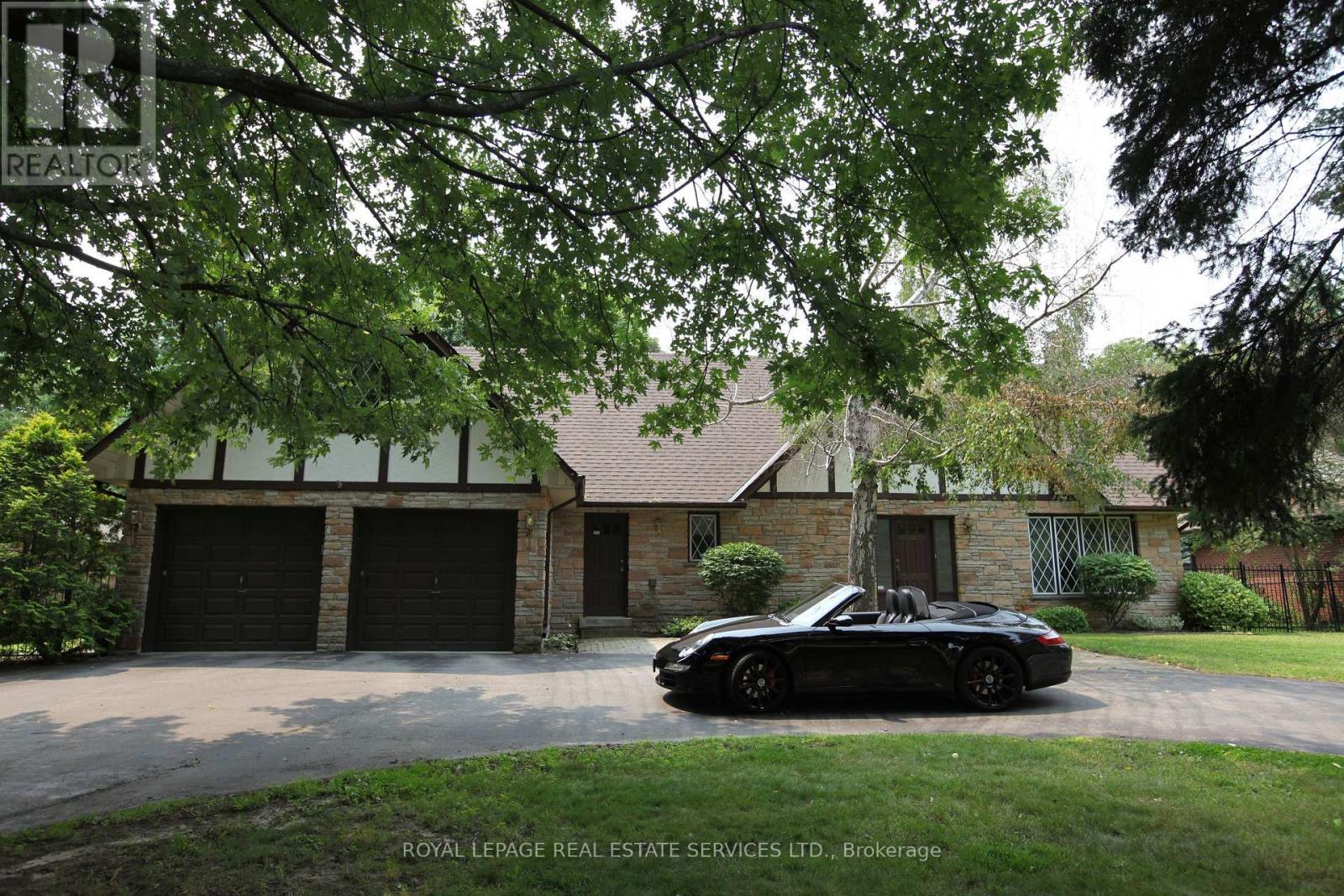 












30 BIRKBANK DRIVE

,
Oakville,




Ontario
L6J4Y9

