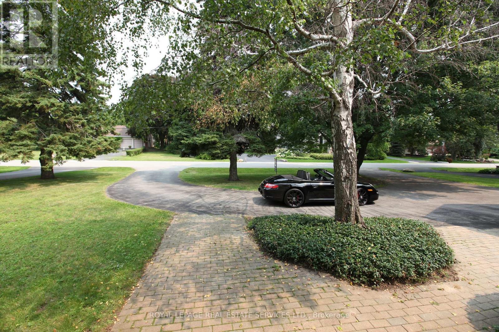 












30 BIRKBANK DRIVE

,
Oakville,




Ontario
L6J4Y9

