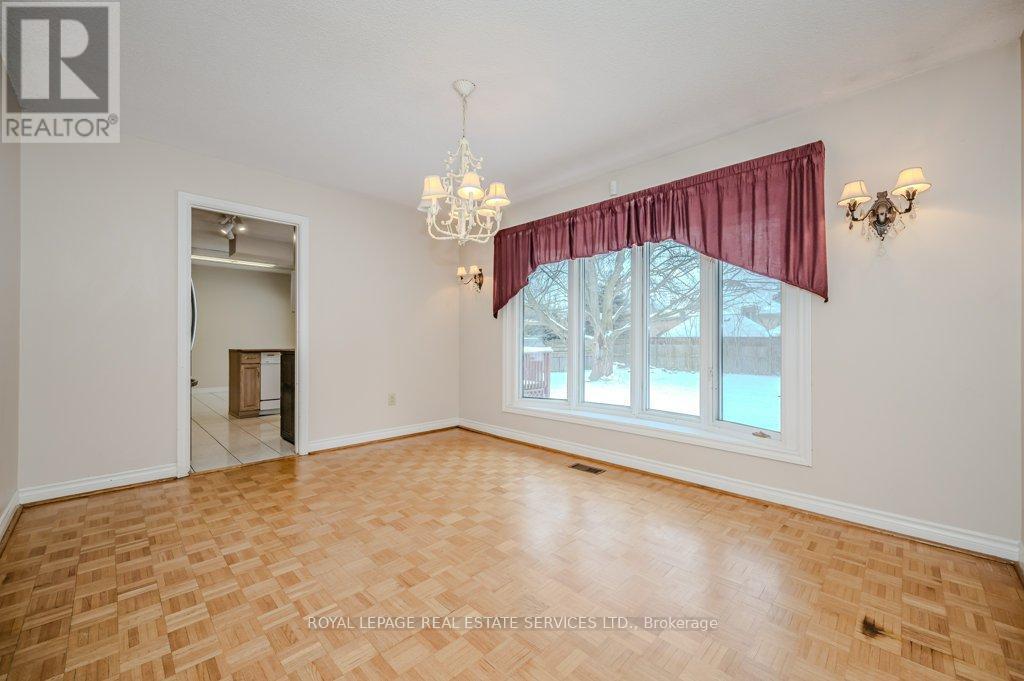 












30 BIRKBANK DRIVE

,
Oakville,




Ontario
L6J4Y9

