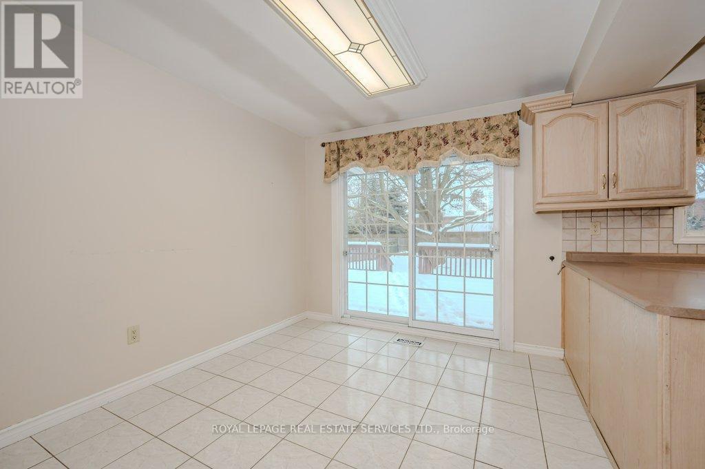 












30 BIRKBANK DRIVE

,
Oakville,




Ontario
L6J4Y9


