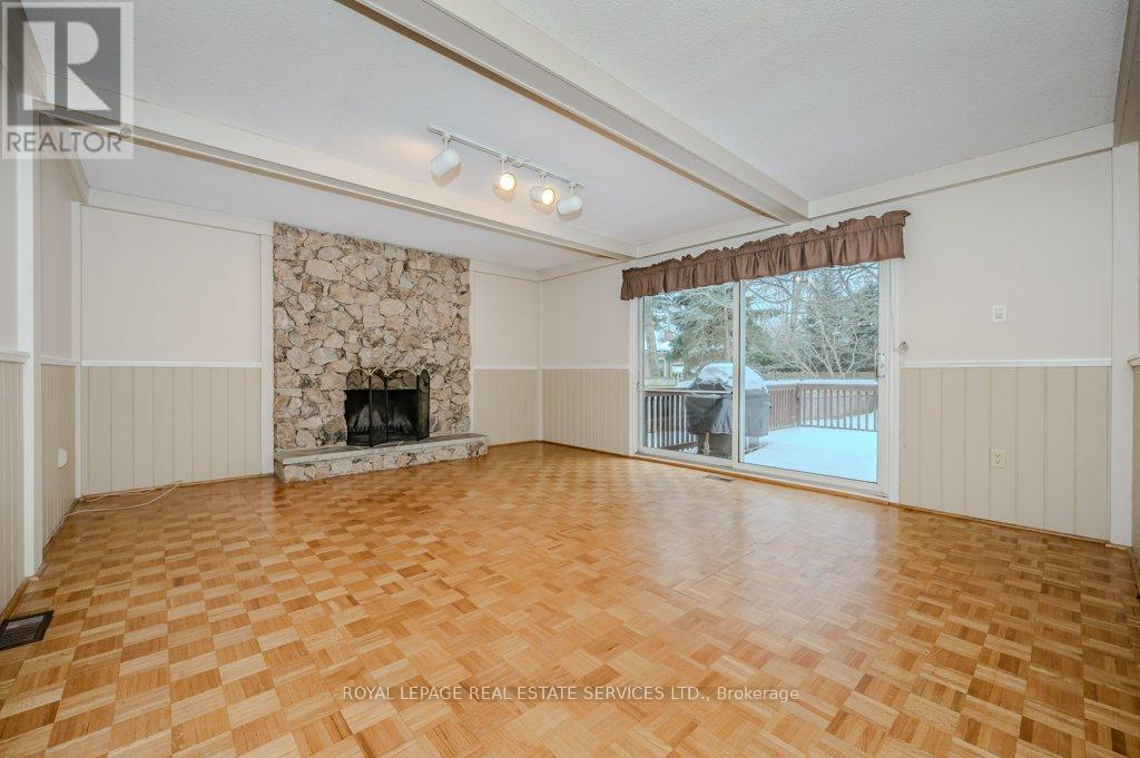 












30 BIRKBANK DRIVE

,
Oakville,




Ontario
L6J4Y9


