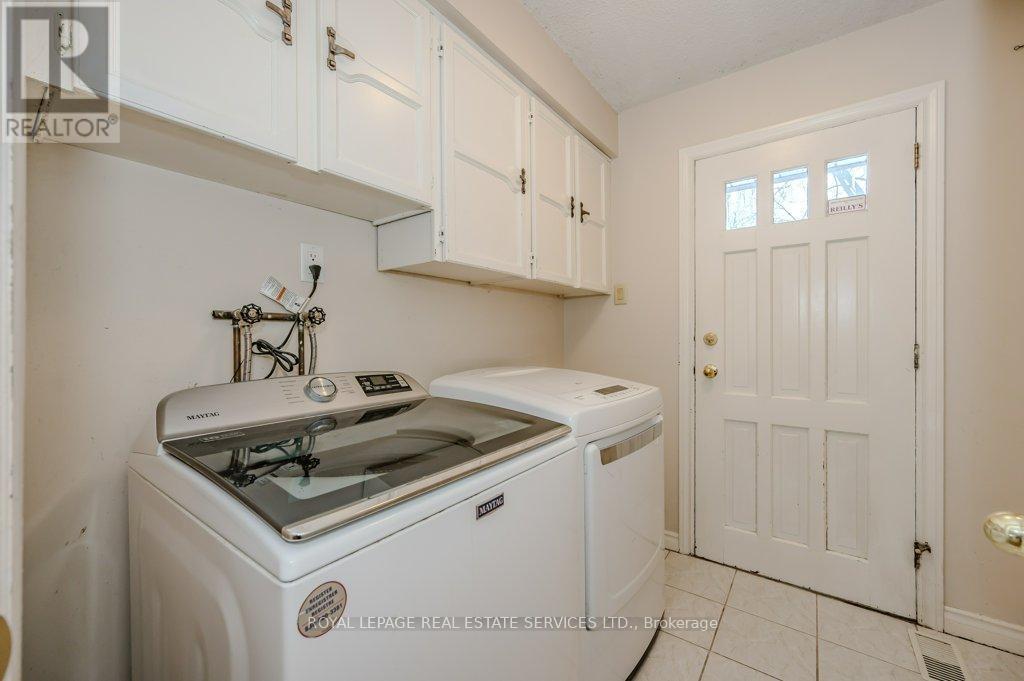 












30 BIRKBANK DRIVE

,
Oakville,




Ontario
L6J4Y9

