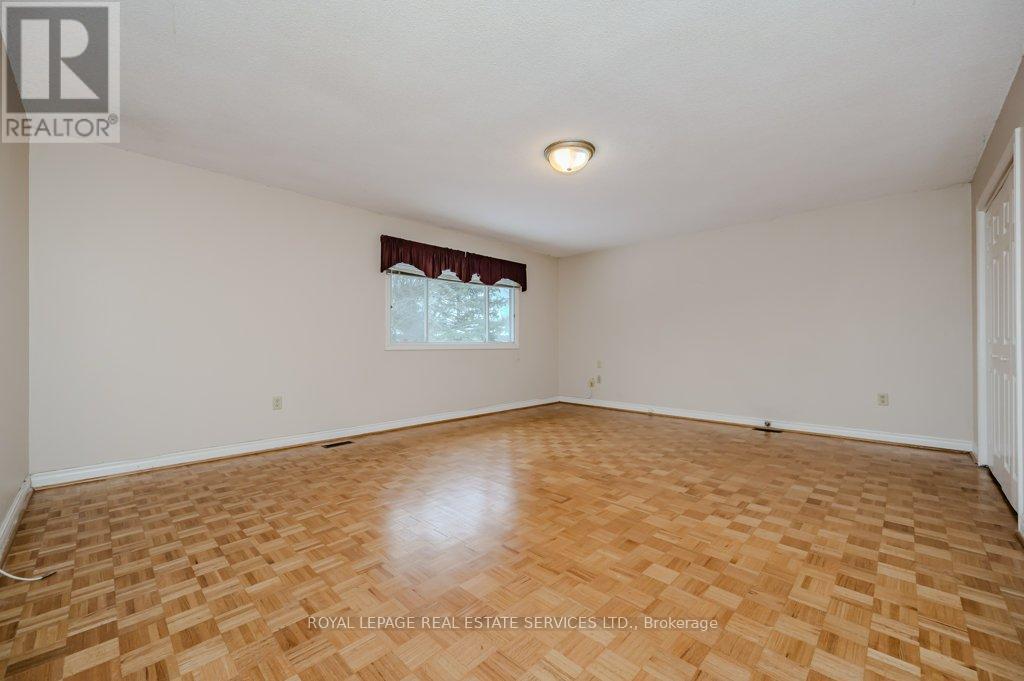 












30 BIRKBANK DRIVE

,
Oakville,




Ontario
L6J4Y9

