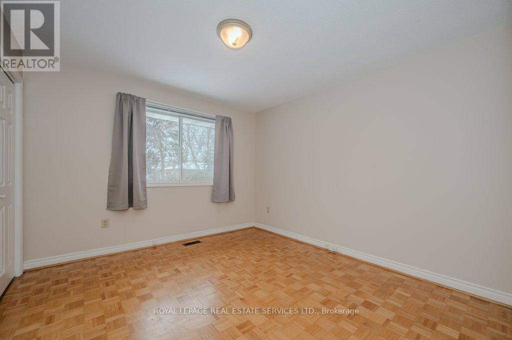 












30 BIRKBANK DRIVE

,
Oakville,




Ontario
L6J4Y9

