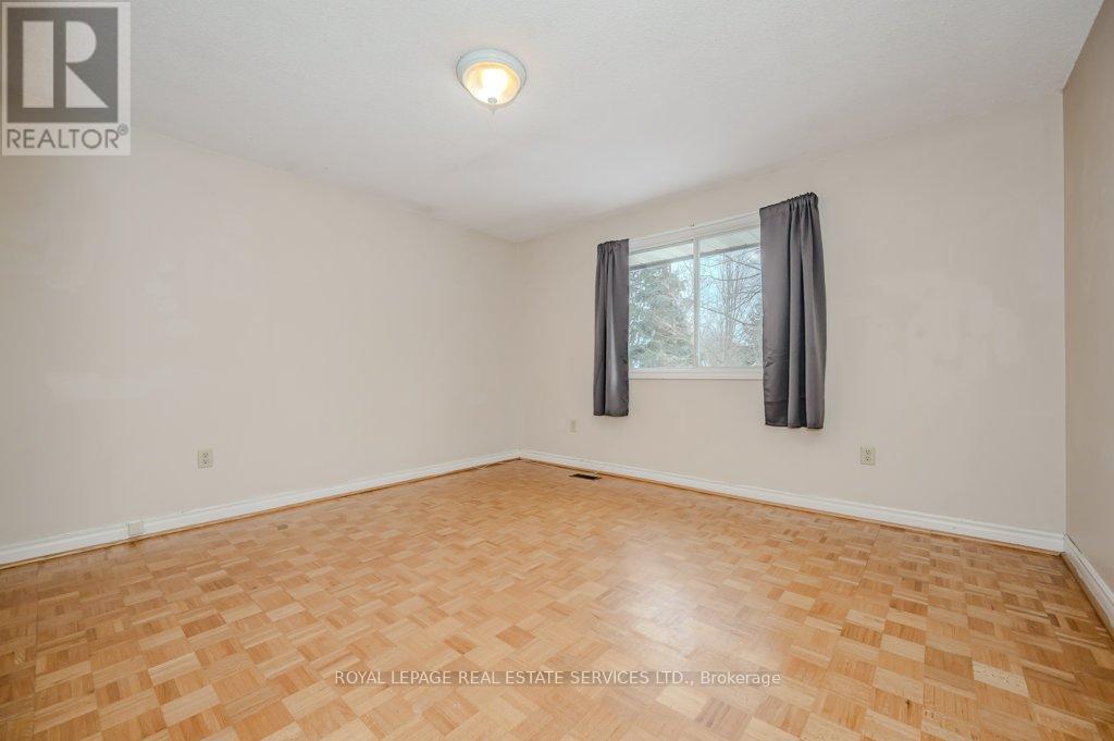 












30 BIRKBANK DRIVE

,
Oakville,




Ontario
L6J4Y9

