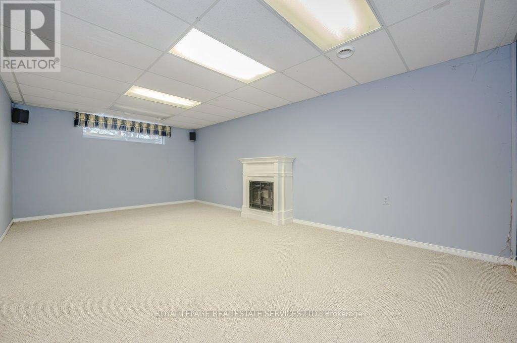 












30 BIRKBANK DRIVE

,
Oakville,




Ontario
L6J4Y9

