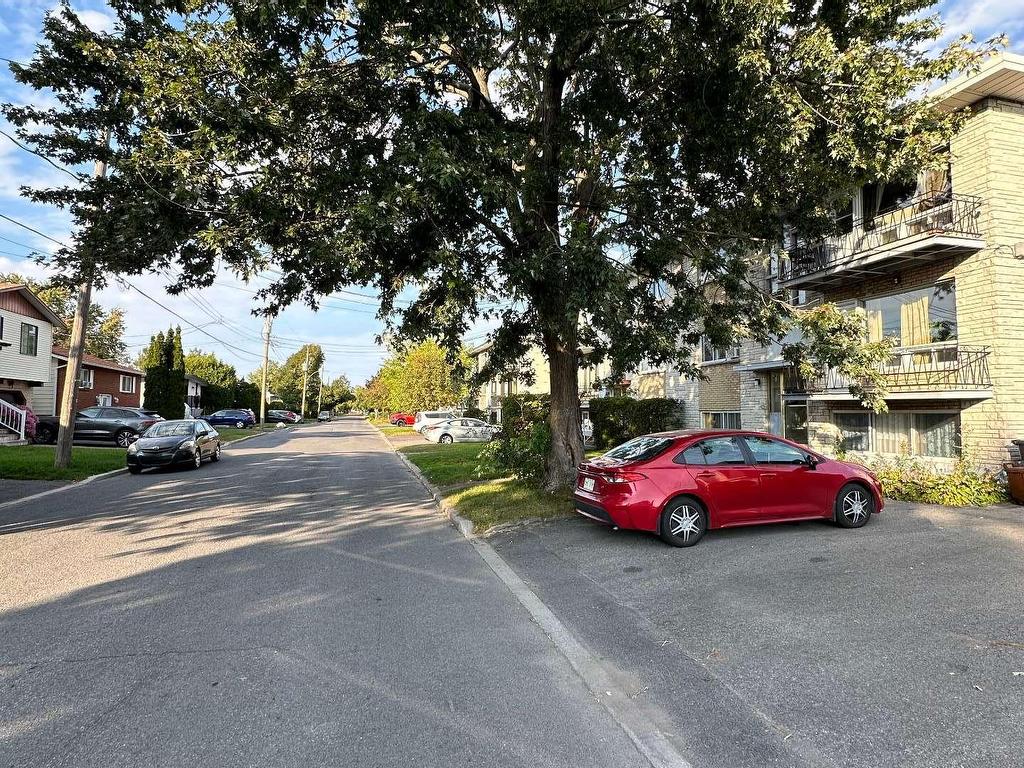 









3203

 - 3207


Rue Adélaïde

,
Longueuil (Saint-Hubert),




QC
J3Y4W5

