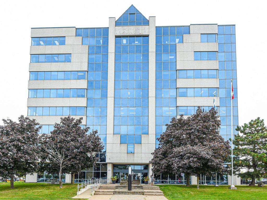 









101


Boul. Roland-Therrien

, 540,
Longueuil (Le Vieux-Longueuil),




QC
J4H4B8

