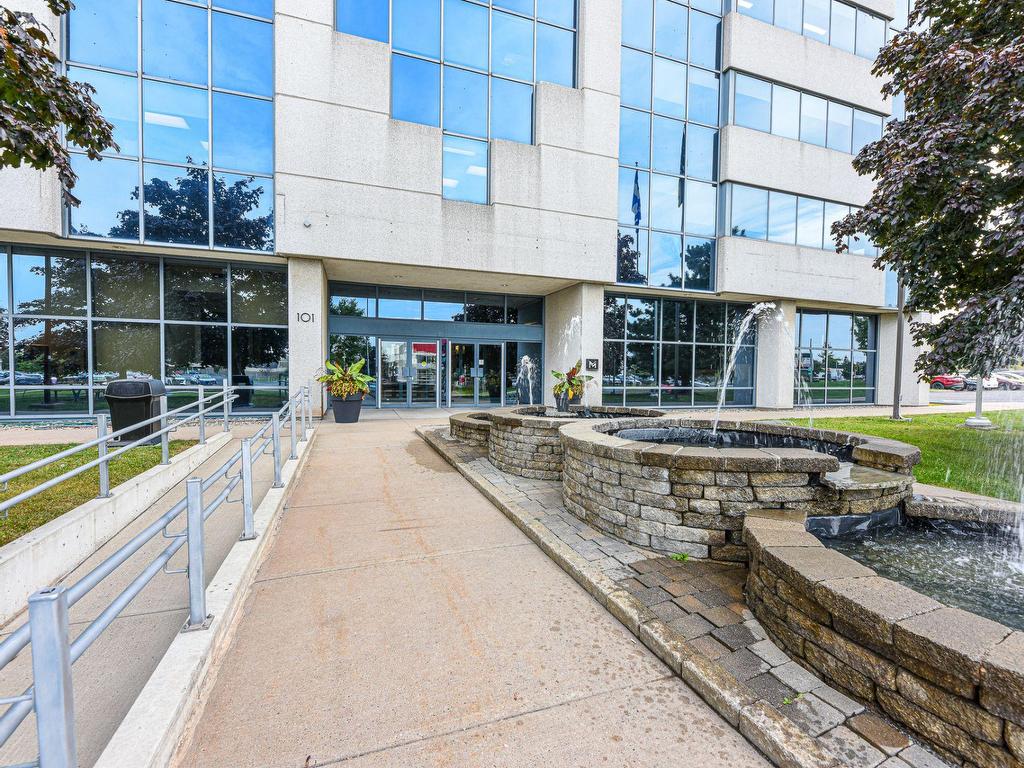 









101


Boul. Roland-Therrien

, 540,
Longueuil (Le Vieux-Longueuil),




QC
J4H4B8

