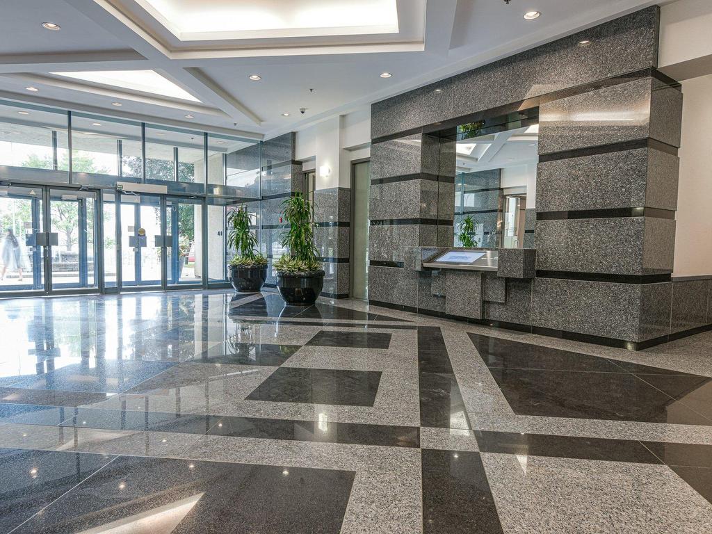 









101


Boul. Roland-Therrien

, 540,
Longueuil (Le Vieux-Longueuil),




QC
J4H4B8

