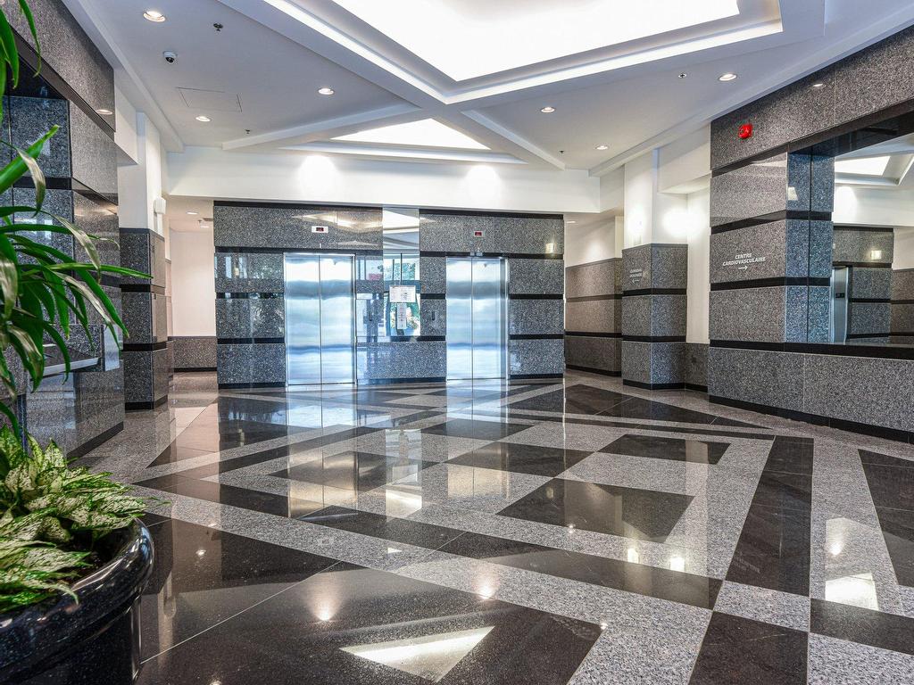 









101


Boul. Roland-Therrien

, 540,
Longueuil (Le Vieux-Longueuil),




QC
J4H4B8

