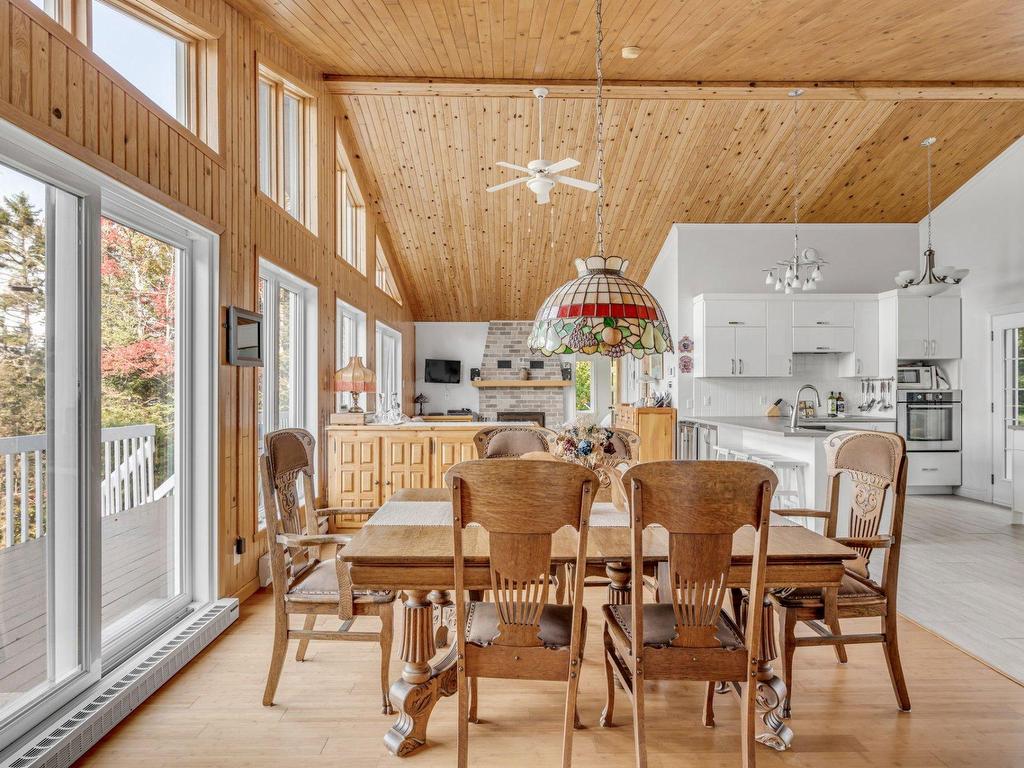 









4339


Rue de la Fourmi

,
Saint-Raymond,




QC
G3L4Y9

