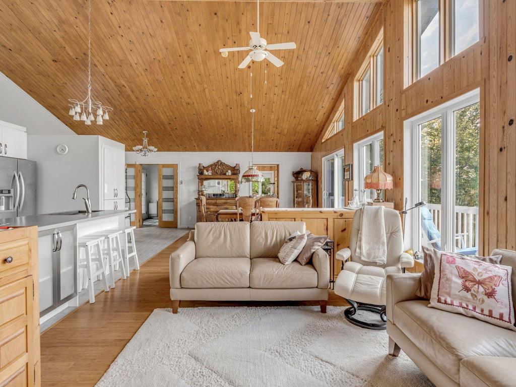 









4339


Rue de la Fourmi

,
Saint-Raymond,




QC
G3L4Y9

