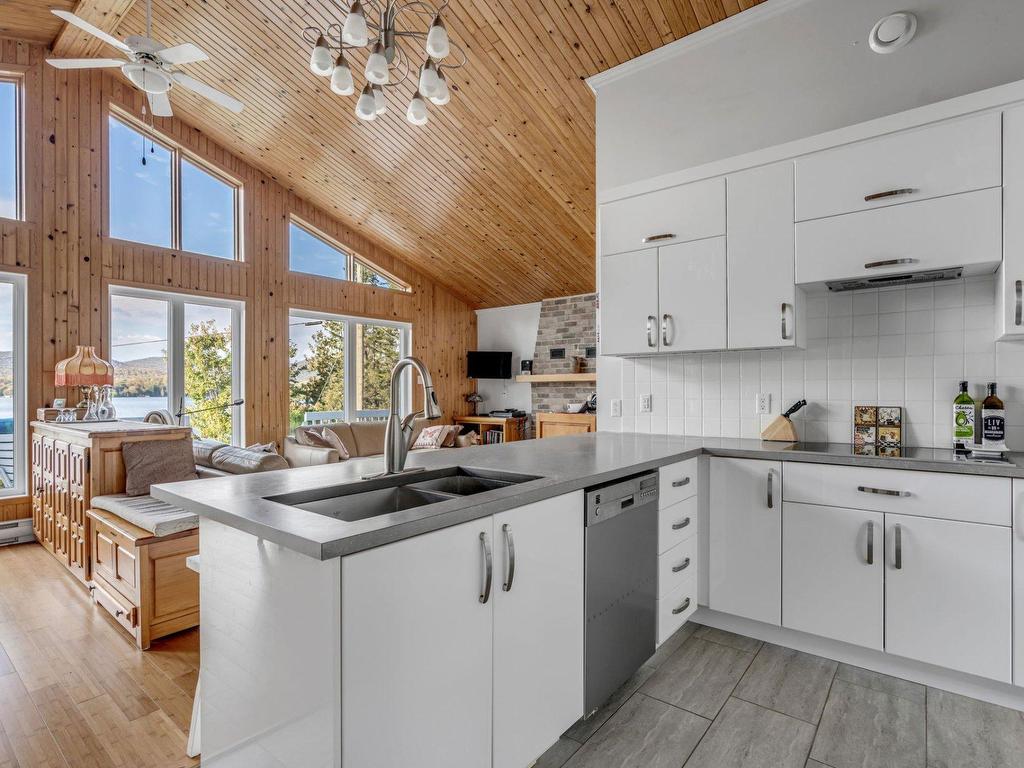 









4339


Rue de la Fourmi

,
Saint-Raymond,




QC
G3L4Y9

