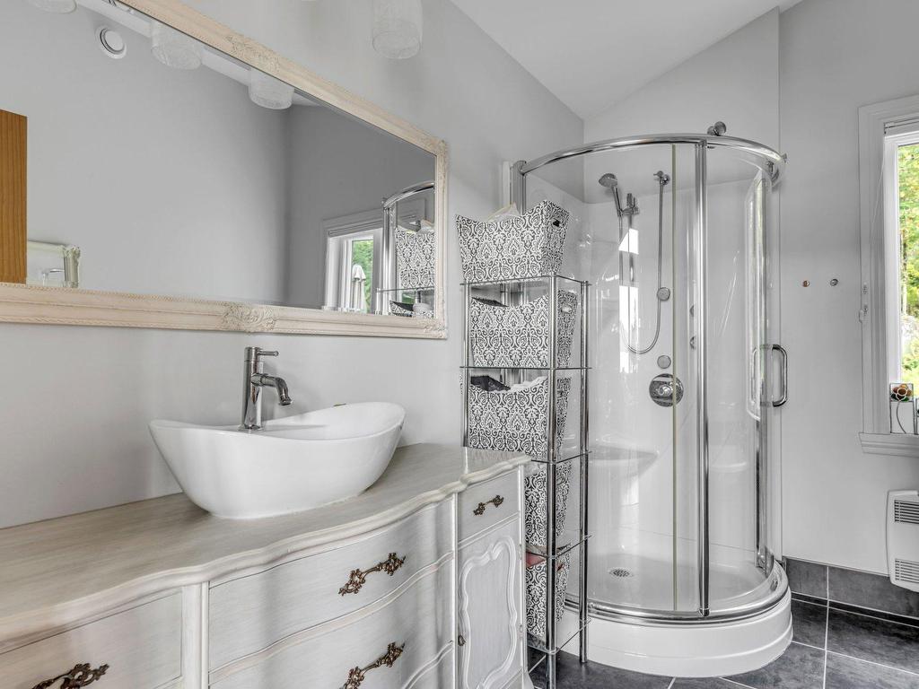 









4339


Rue de la Fourmi

,
Saint-Raymond,




QC
G3L4Y9

