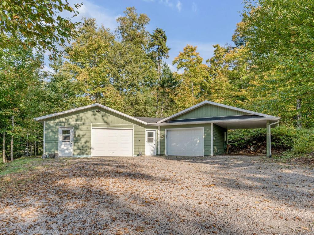 









4339


Rue de la Fourmi

,
Saint-Raymond,




QC
G3L4Y9

